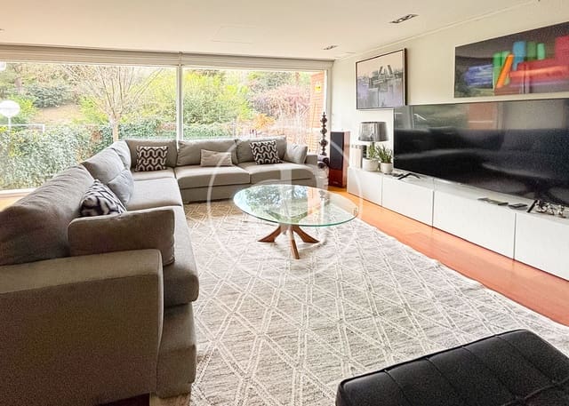 4 soverom Villa til salgs i San Sebastián de los Reyes med svømmebasseng - € 795 000 (Ref: 9735597)