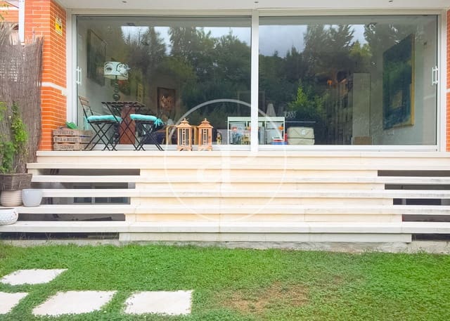 4 soverom Villa til salgs i San Sebastián de los Reyes med svømmebasseng - € 795 000 (Ref: 9735597)