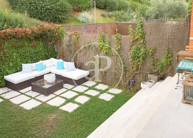 4 soverom Villa til salgs i San Sebastián de los Reyes med svømmebasseng - € 795 000 (Ref: 9735597)