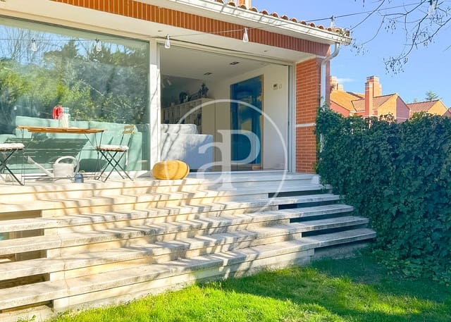 4 soverom Villa til salgs i San Sebastián de los Reyes med svømmebasseng - € 795 000 (Ref: 9735597)
