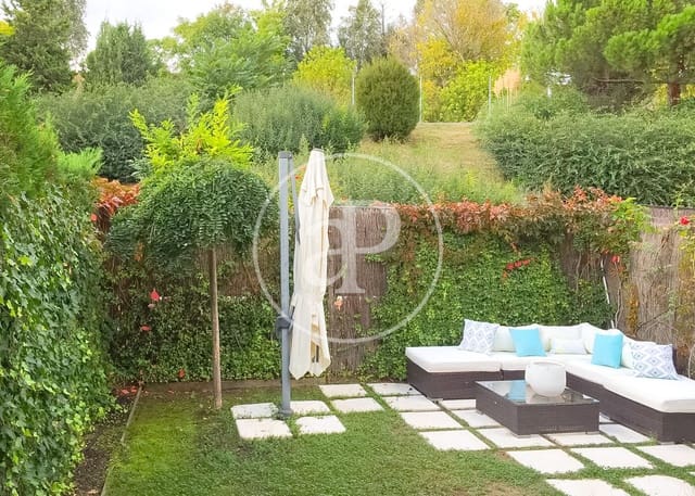 4 soverom Villa til salgs i San Sebastián de los Reyes med svømmebasseng - € 795 000 (Ref: 9735597)