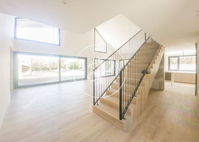 5 makuuhuone Huvila myytävänä paikassa Pozuelo de Alarcón mukana uima-altaan - 4 200 000 € (Ref: 9738573)