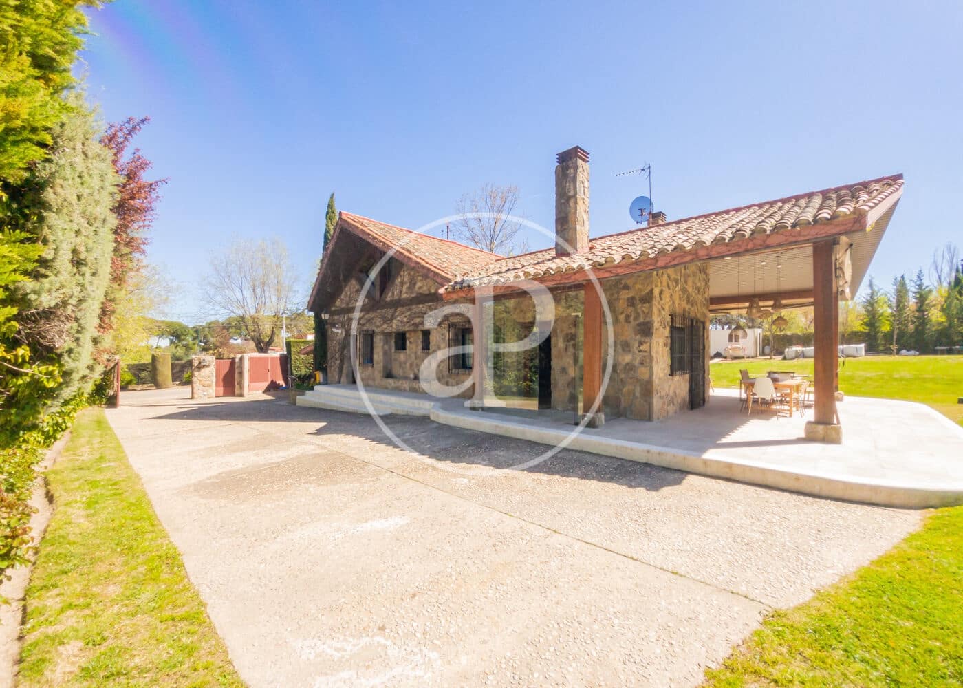 5 sovrum Villa till salu i Pozuelo de Alarcon med pool - 4 200 000 € (Ref: 9738573)