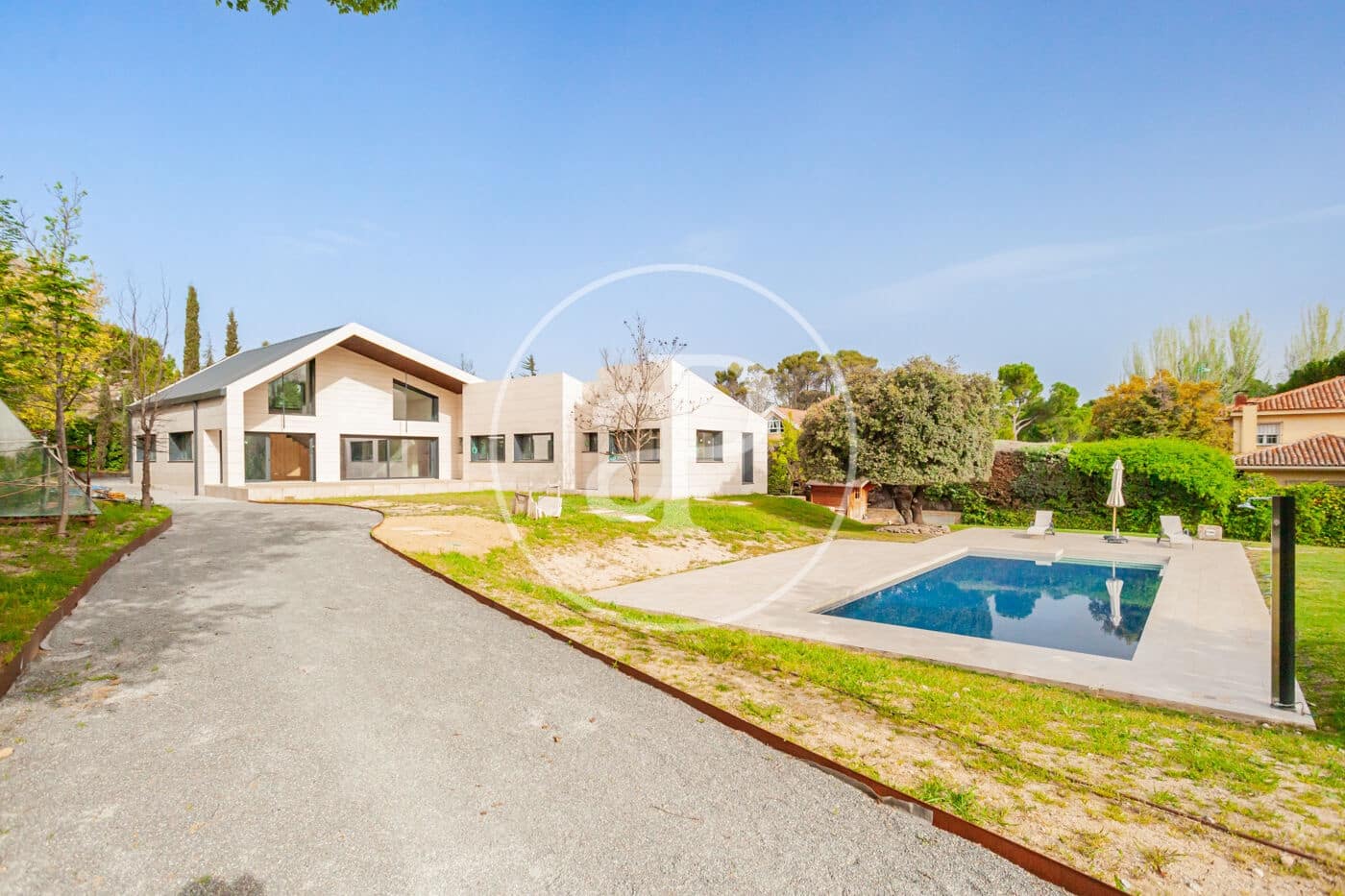 5 bedroom Villa for sale in Pozuelo de Alarcon with pool - € 4,200,000 (Ref: 9738573)