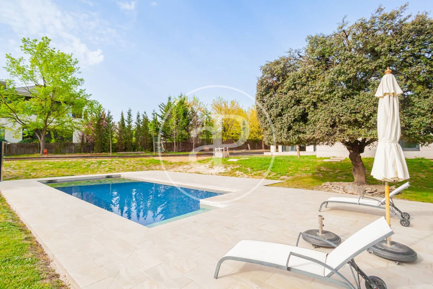 5 bedroom Villa for sale in Pozuelo de Alarcon with pool - € 4,200,000 (Ref: 9738573)
