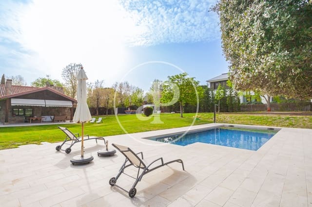 Chalet de 5 habitaciones en Pozuelo de Alarcón en venta con piscina - 4.200.000 € (Ref: 9738573)