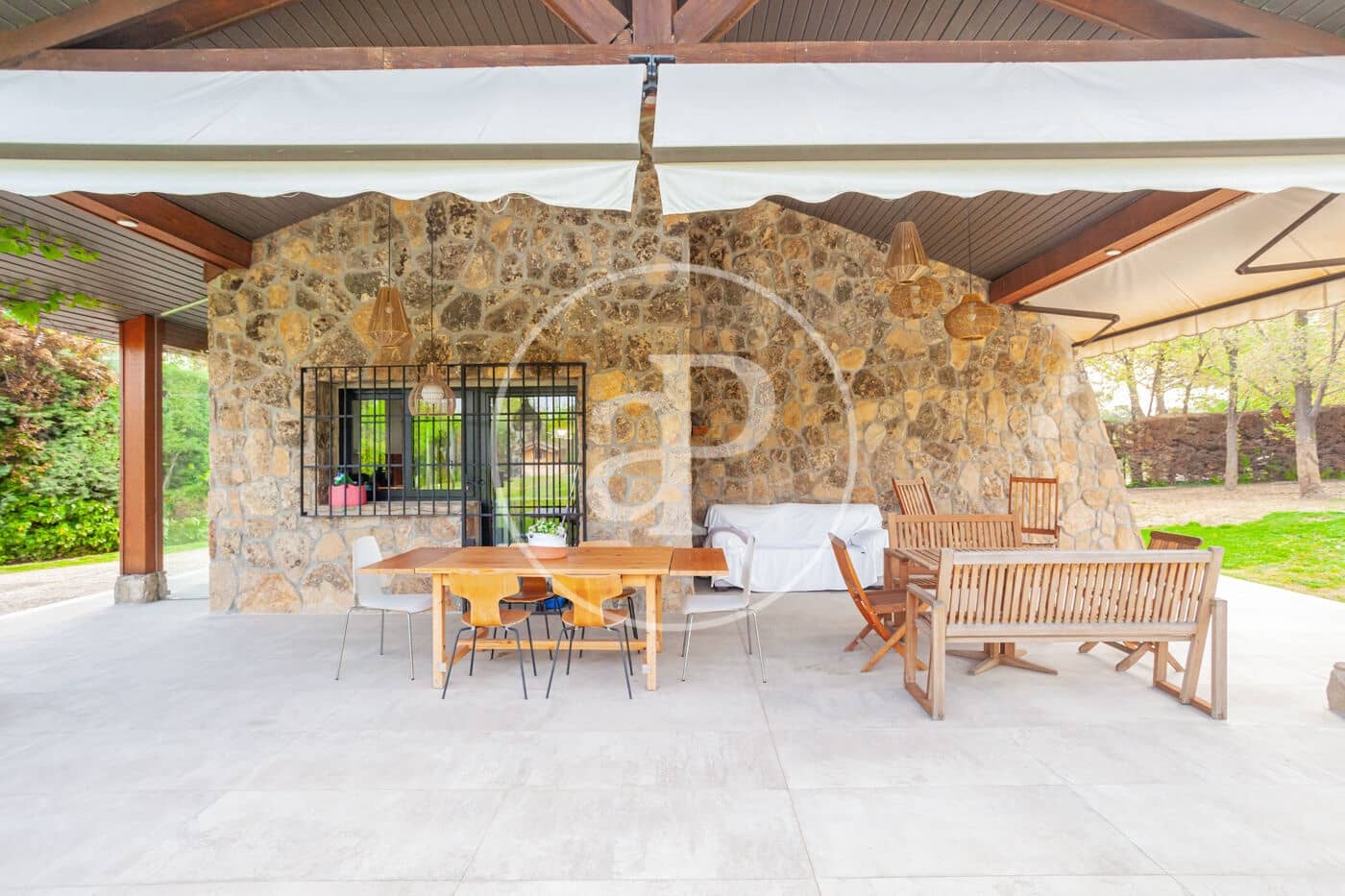 5 bedroom Villa for sale in Pozuelo de Alarcon with pool - € 4,200,000 (Ref: 9738573)