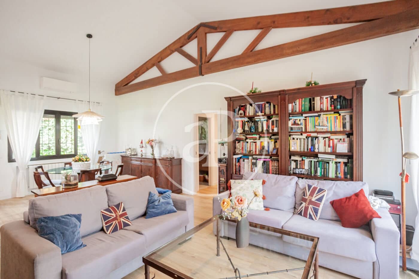 5 bedroom Villa for sale in Pozuelo de Alarcon with pool - € 4,200,000 (Ref: 9738573)