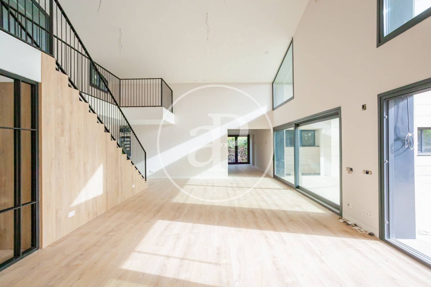 5 bedroom Villa for sale in Pozuelo de Alarcon with pool - € 4,200,000 (Ref: 9738573)