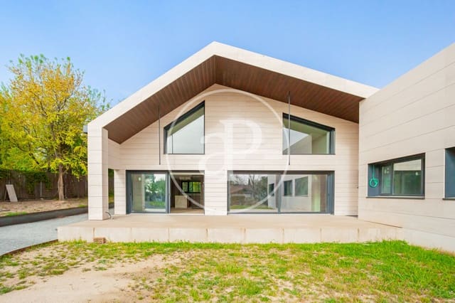 Chalet de 5 habitaciones en Pozuelo de Alarcón en venta con piscina - 4.200.000 € (Ref: 9738573)