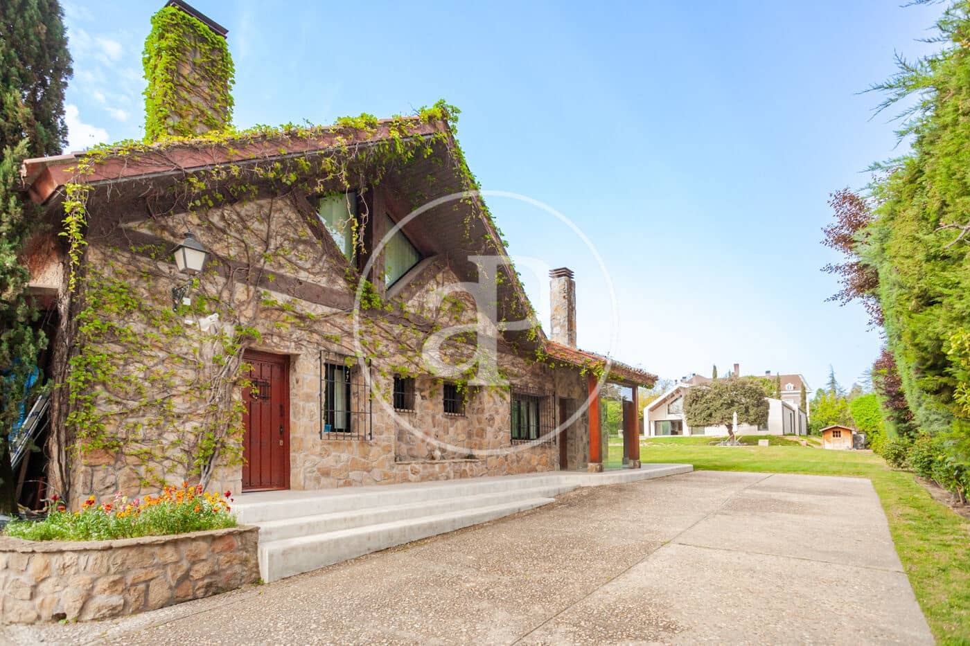 5 bedroom Villa for sale in Pozuelo de Alarcon with pool - € 4,200,000 (Ref: 9738573)