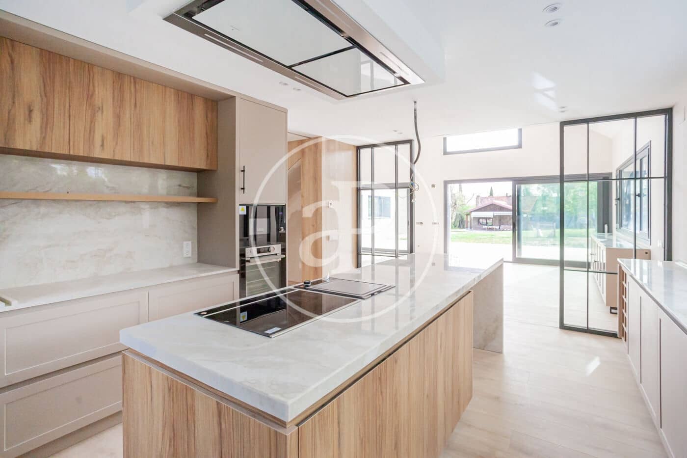 5 bedroom Villa for sale in Pozuelo de Alarcon with pool - € 4,200,000 (Ref: 9738573)