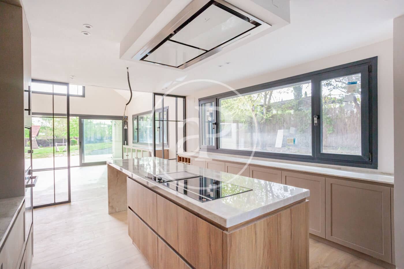 5 bedroom Villa for sale in Pozuelo de Alarcon with pool - € 4,200,000 (Ref: 9738573)