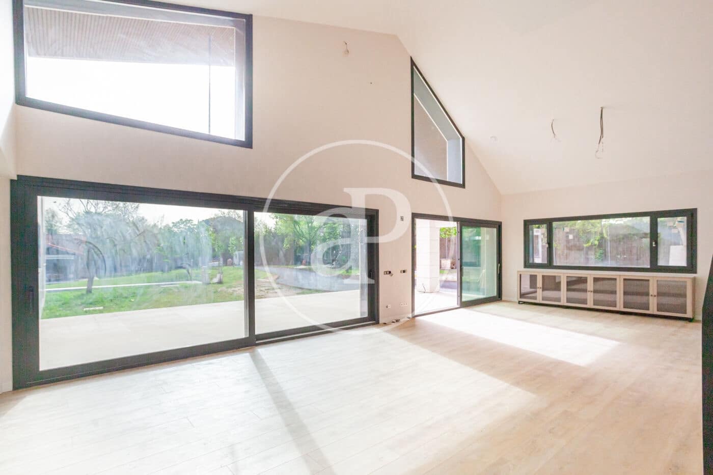 5 bedroom Villa for sale in Pozuelo de Alarcon with pool - € 4,200,000 (Ref: 9738573)