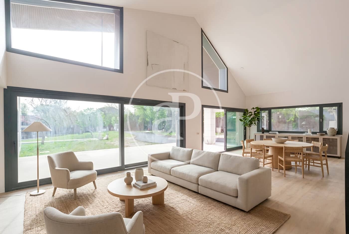 5 bedroom Villa for sale in Pozuelo de Alarcon with pool - € 4,200,000 (Ref: 9738573)