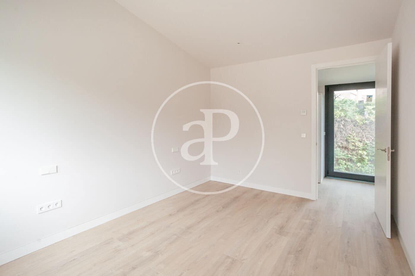 5 bedroom Villa for sale in Pozuelo de Alarcon with pool - € 4,200,000 (Ref: 9738573)