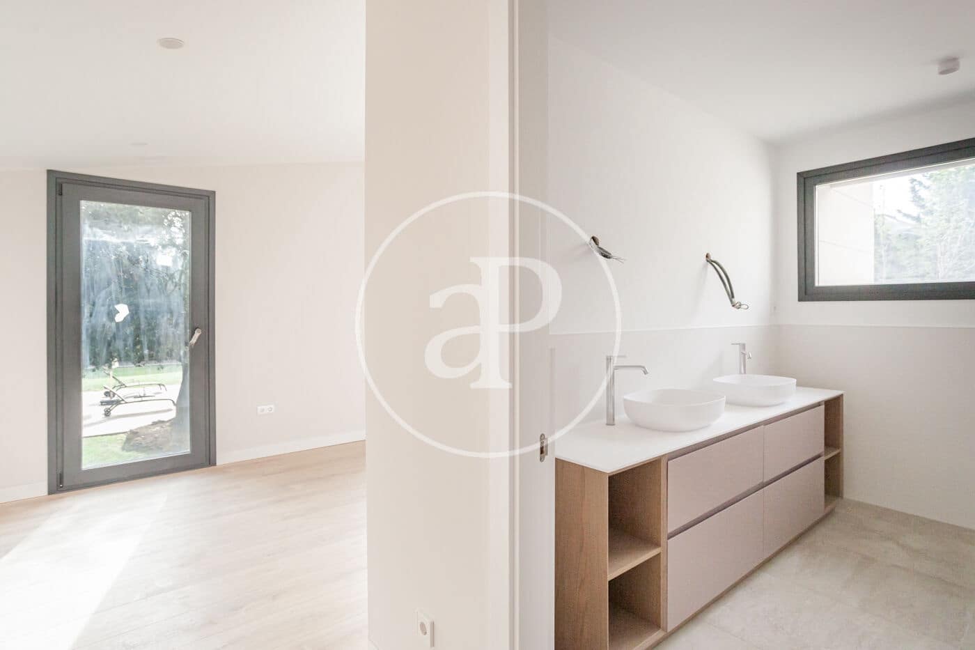 5 bedroom Villa for sale in Pozuelo de Alarcon with pool - € 4,200,000 (Ref: 9738573)