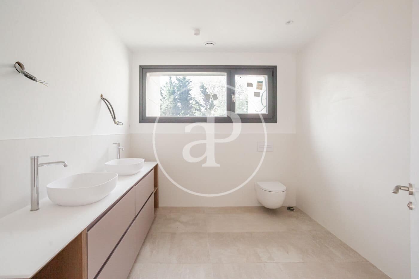 5 bedroom Villa for sale in Pozuelo de Alarcon with pool - € 4,200,000 (Ref: 9738573)