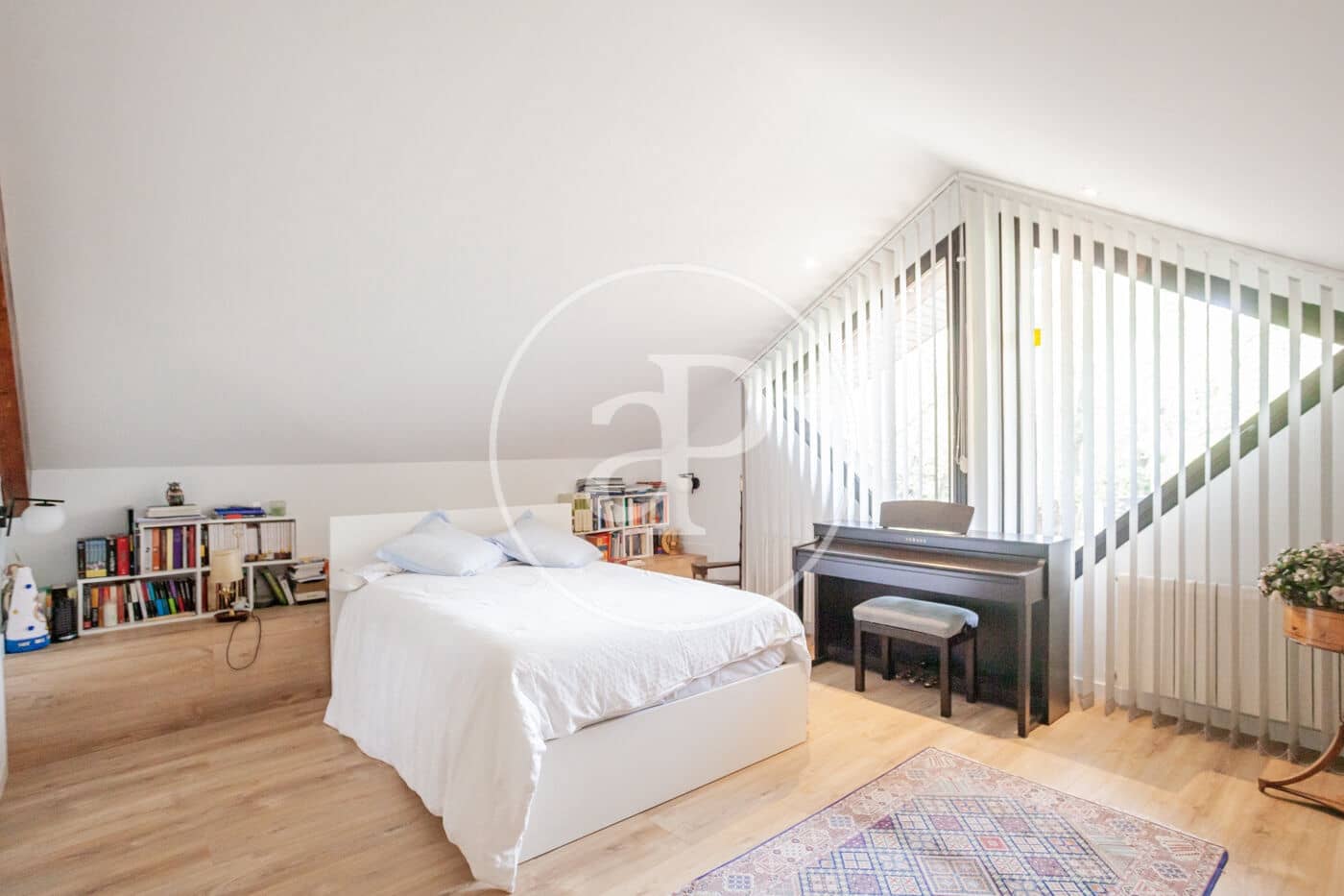 5 bedroom Villa for sale in Pozuelo de Alarcon with pool - € 4,200,000 (Ref: 9738573)