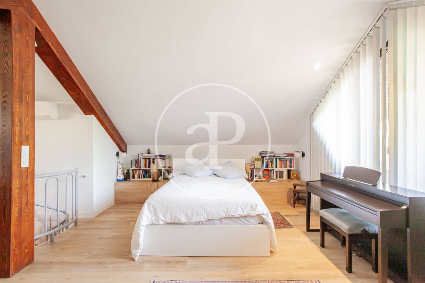 5 bedroom Villa for sale in Pozuelo de Alarcon with pool - € 4,200,000 (Ref: 9738573)