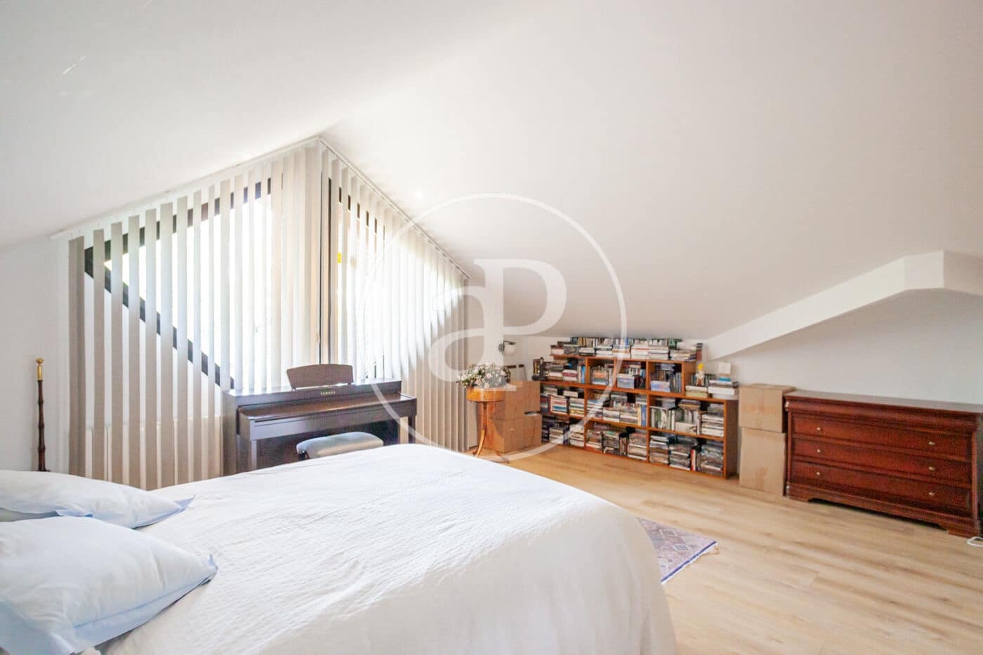 5 bedroom Villa for sale in Pozuelo de Alarcon with pool - € 4,200,000 (Ref: 9738573)