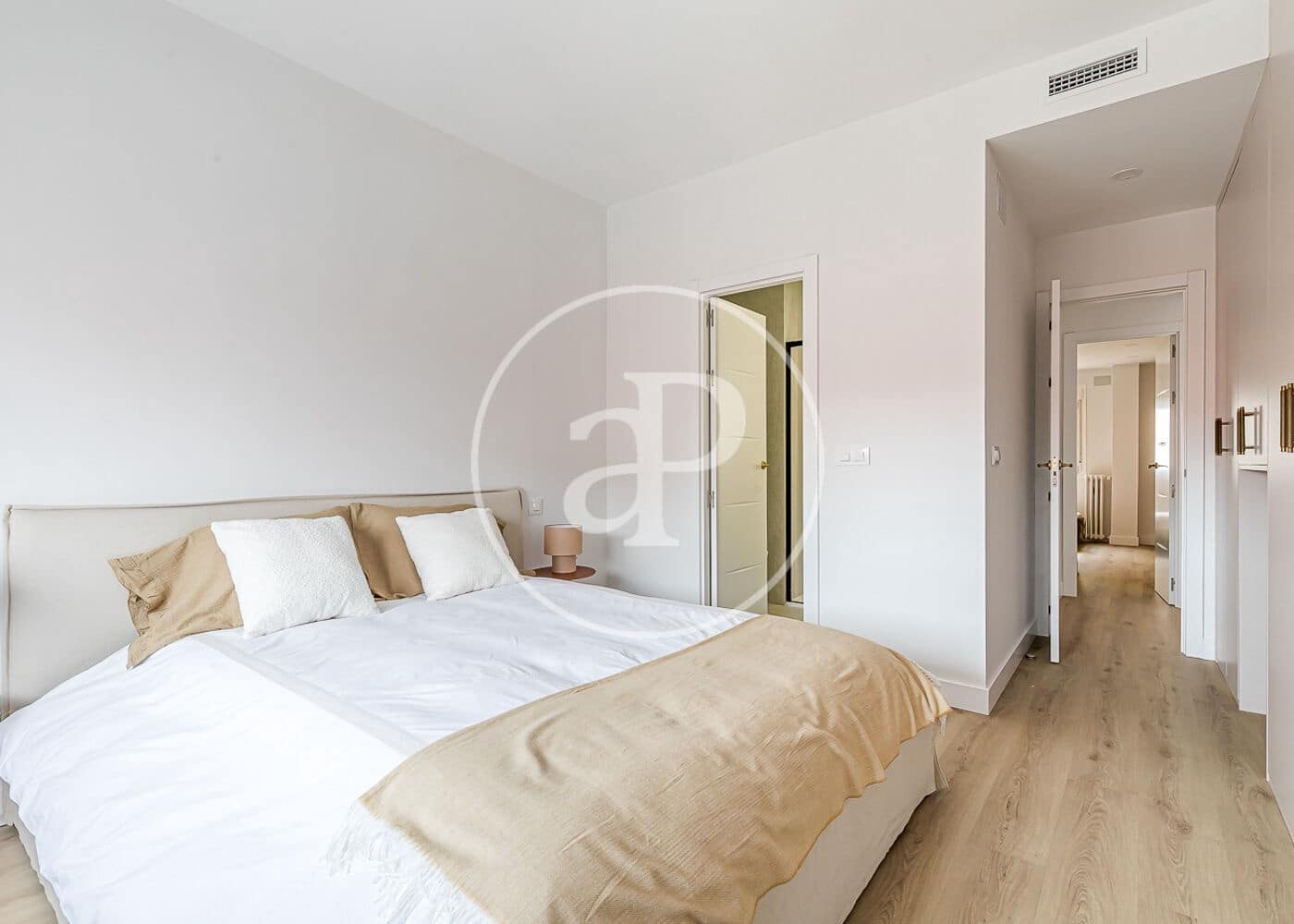 4 soveværelse Lejlighed til salg i Madrid by - € 1.350.000 (Ref: 9748074)