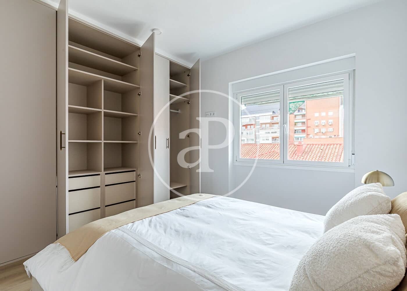 4 soveværelse Lejlighed til salg i Madrid by - € 1.350.000 (Ref: 9748074)