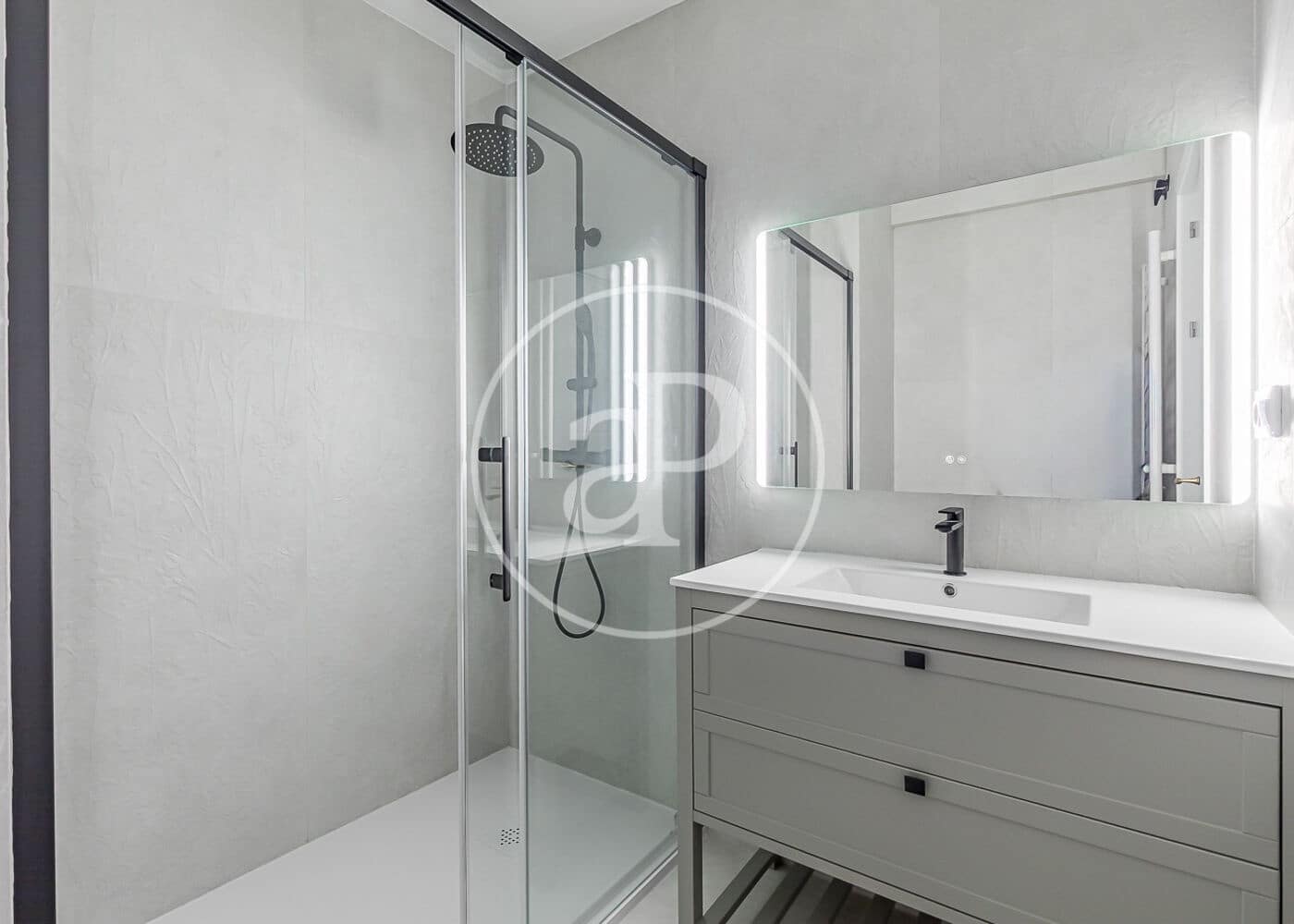 4 soveværelse Lejlighed til salg i Madrid by - € 1.350.000 (Ref: 9748074)