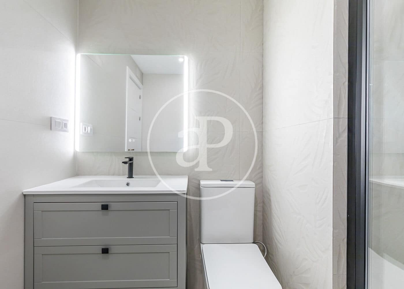 4 soveværelse Lejlighed til salg i Madrid by - € 1.350.000 (Ref: 9748074)