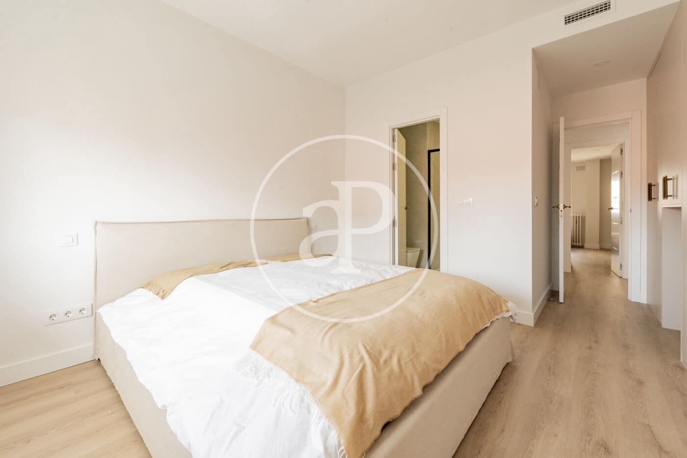 4 soveværelse Lejlighed til salg i Madrid by - € 1.290.000 (Ref: 9748074)