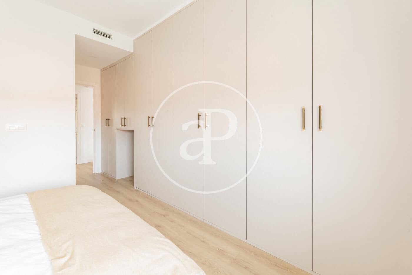 4 soveværelse Lejlighed til salg i Madrid by - € 1.290.000 (Ref: 9748074)