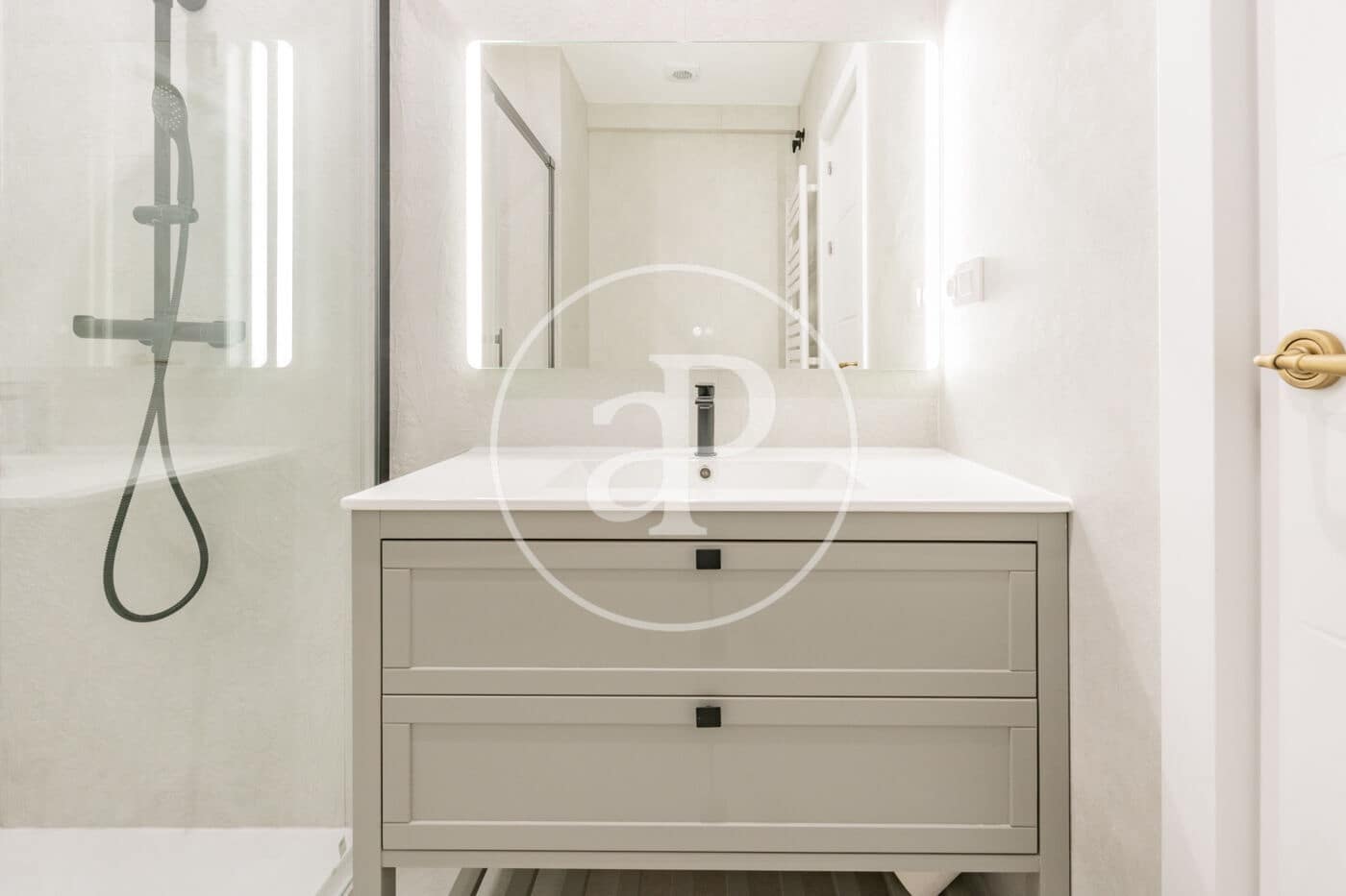 4 soveværelse Lejlighed til salg i Madrid by - € 1.290.000 (Ref: 9748074)