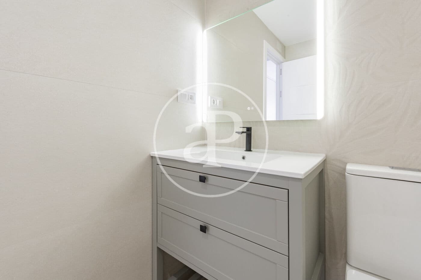 4 soveværelse Lejlighed til salg i Madrid by - € 1.290.000 (Ref: 9748074)