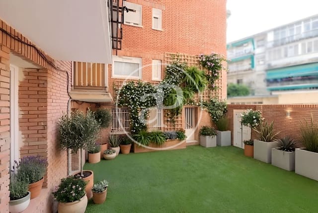 3 sypialnia Willa na sprzedaż w Alcobendas - 440 000 € (Ref: 9748075)