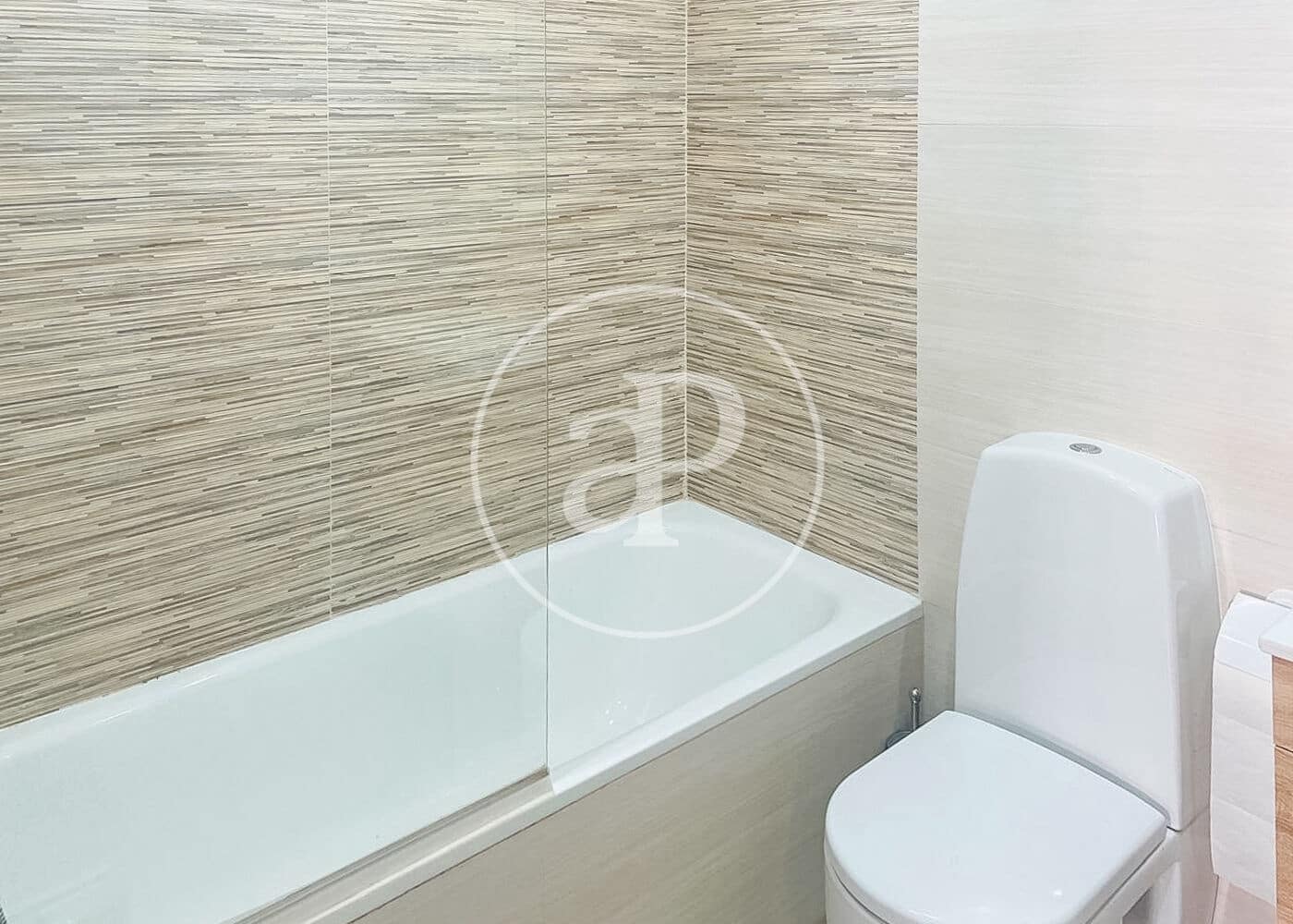 3 sovrum Lägenhet att hyra i Madrid stad med pool - 2 600 € (Ref: 9748076)