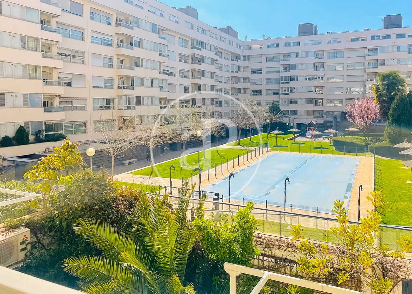 3 sovrum Lägenhet att hyra i Madrid stad med pool - 2 600 € (Ref: 9748076)