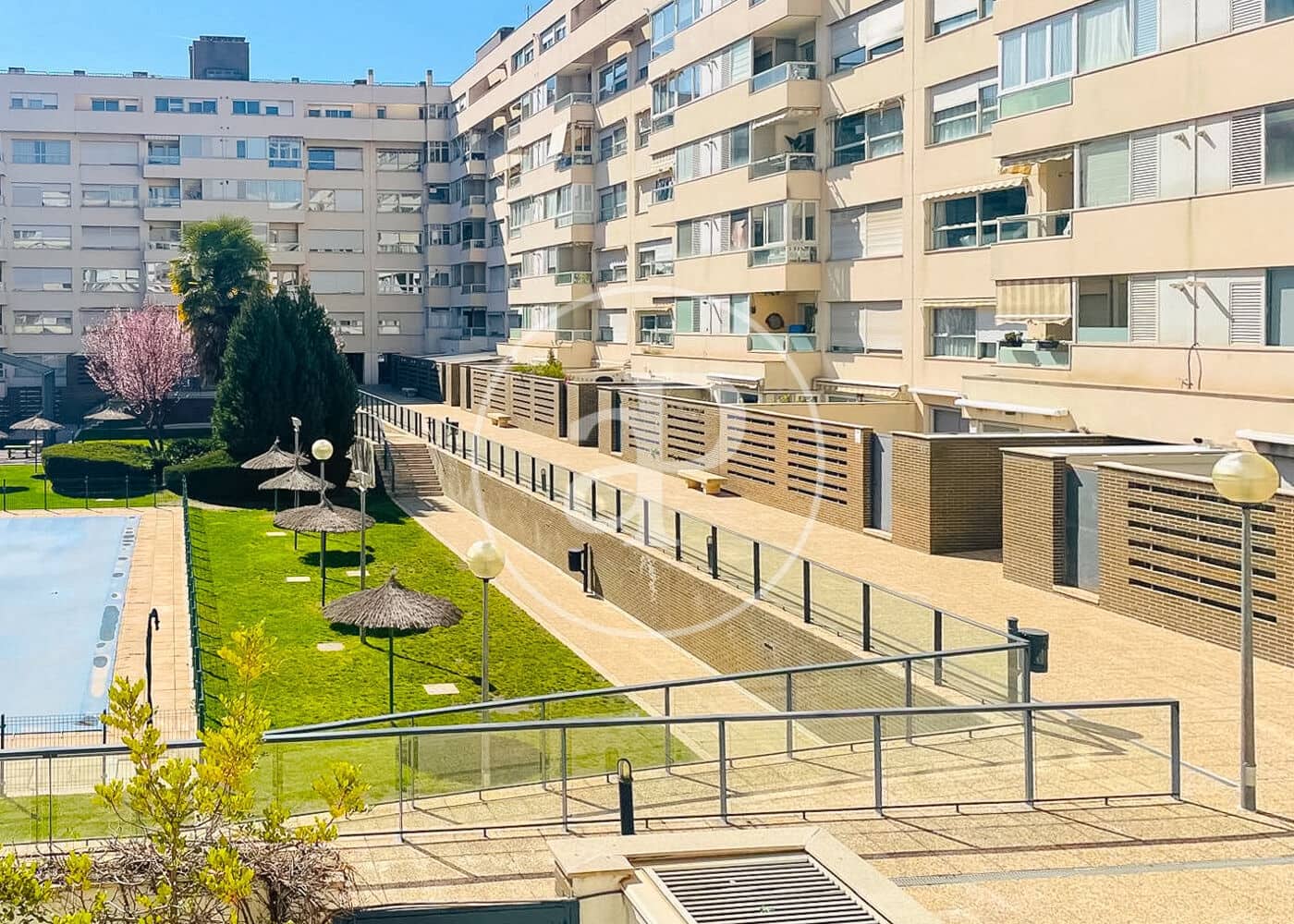 3 sovrum Lägenhet att hyra i Madrid stad med pool - 2 600 € (Ref: 9748076)