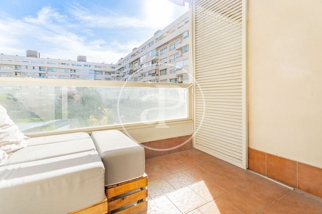 3 makuuhuone Huoneisto vuokrattavana paikassa Valverde, Madrid kaupunki mukana uima-altaan - 2 600 € (Ref: 9748076)