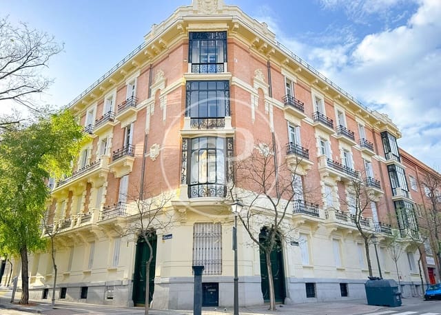 4 makuuhuone Kattohuoneisto myytävänä paikassa Almagro, Madrid kaupunki - 8 700 000 € (Ref: 9748077)