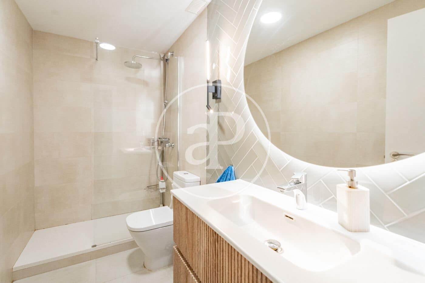 4 soverom Leilighet til leie i Madrid by med svømmebasseng - € 4 000 (Ref: 9752040)