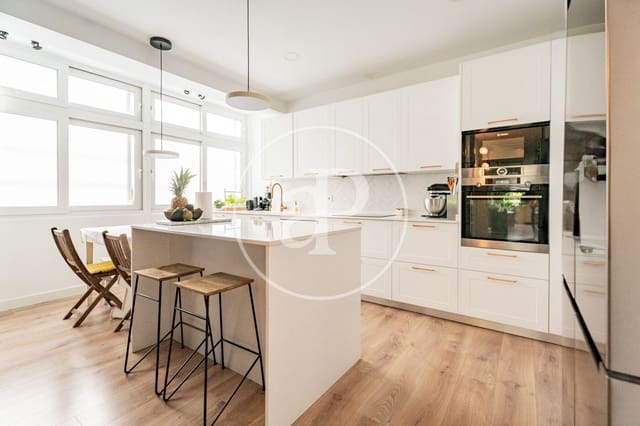 4 sovrum Lägenhet att hyra i Nueva España, Madrid stad med pool - 4 000 € (Ref: 9752040)