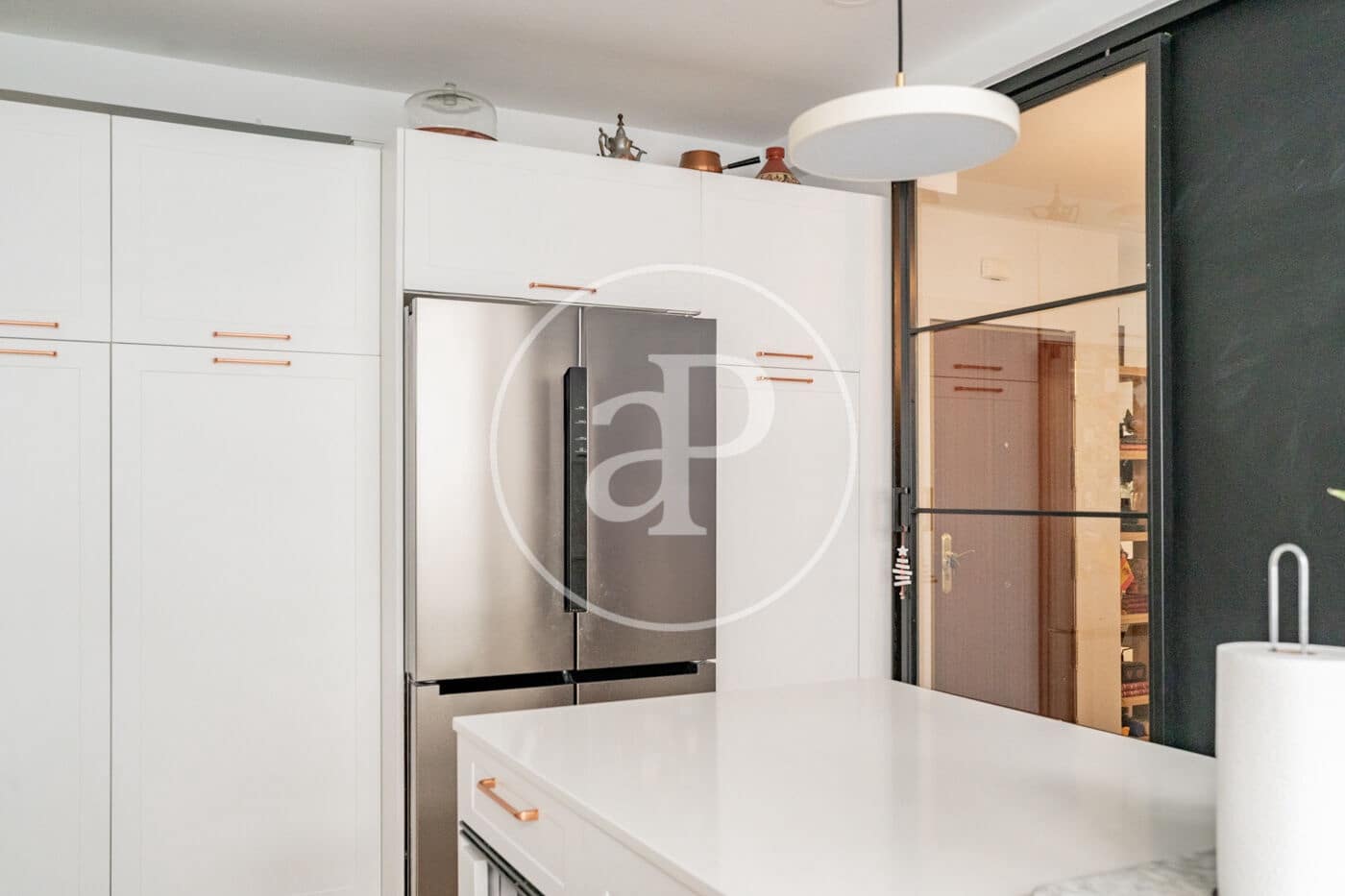 4 soverom Leilighet til leie i Madrid by med svømmebasseng - € 4 000 (Ref: 9752040)