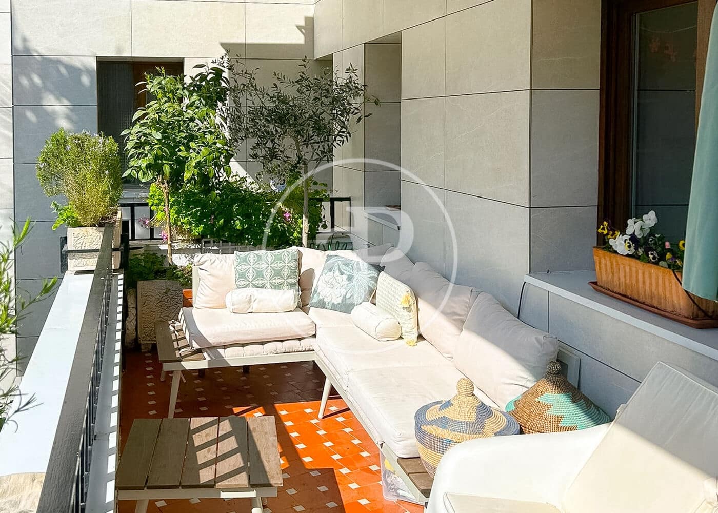 4 soverom Leilighet til leie i Madrid by med svømmebasseng - € 4 000 (Ref: 9752040)