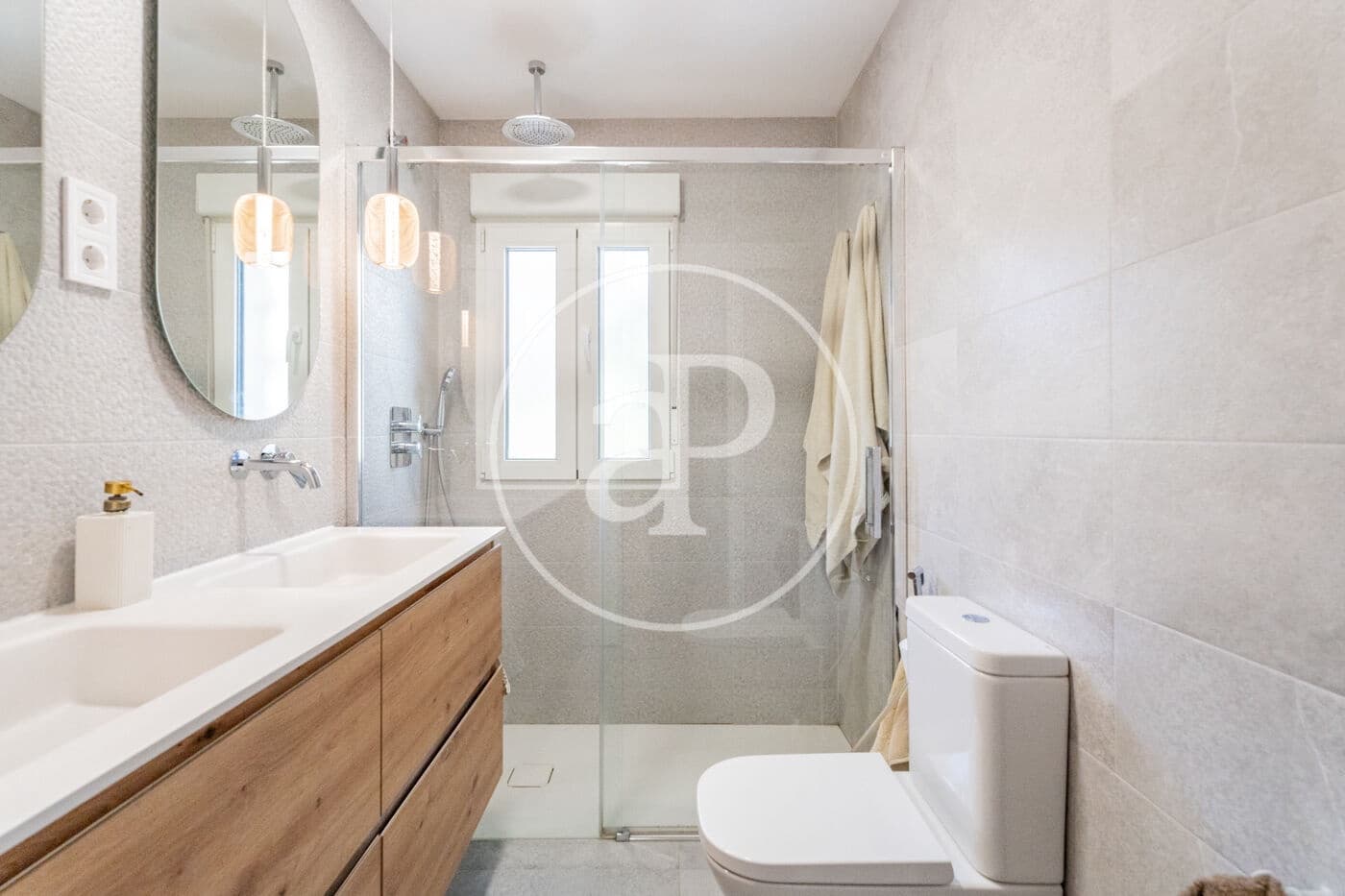 4 soverom Leilighet til leie i Madrid by med svømmebasseng - € 4 000 (Ref: 9752040)