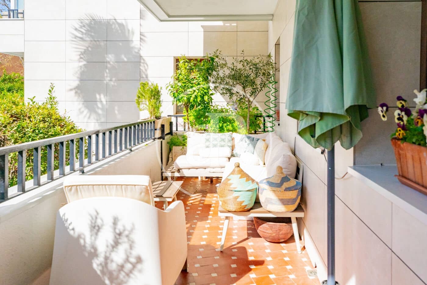 4 soverom Leilighet til leie i Madrid by med svømmebasseng - € 4 000 (Ref: 9752040)