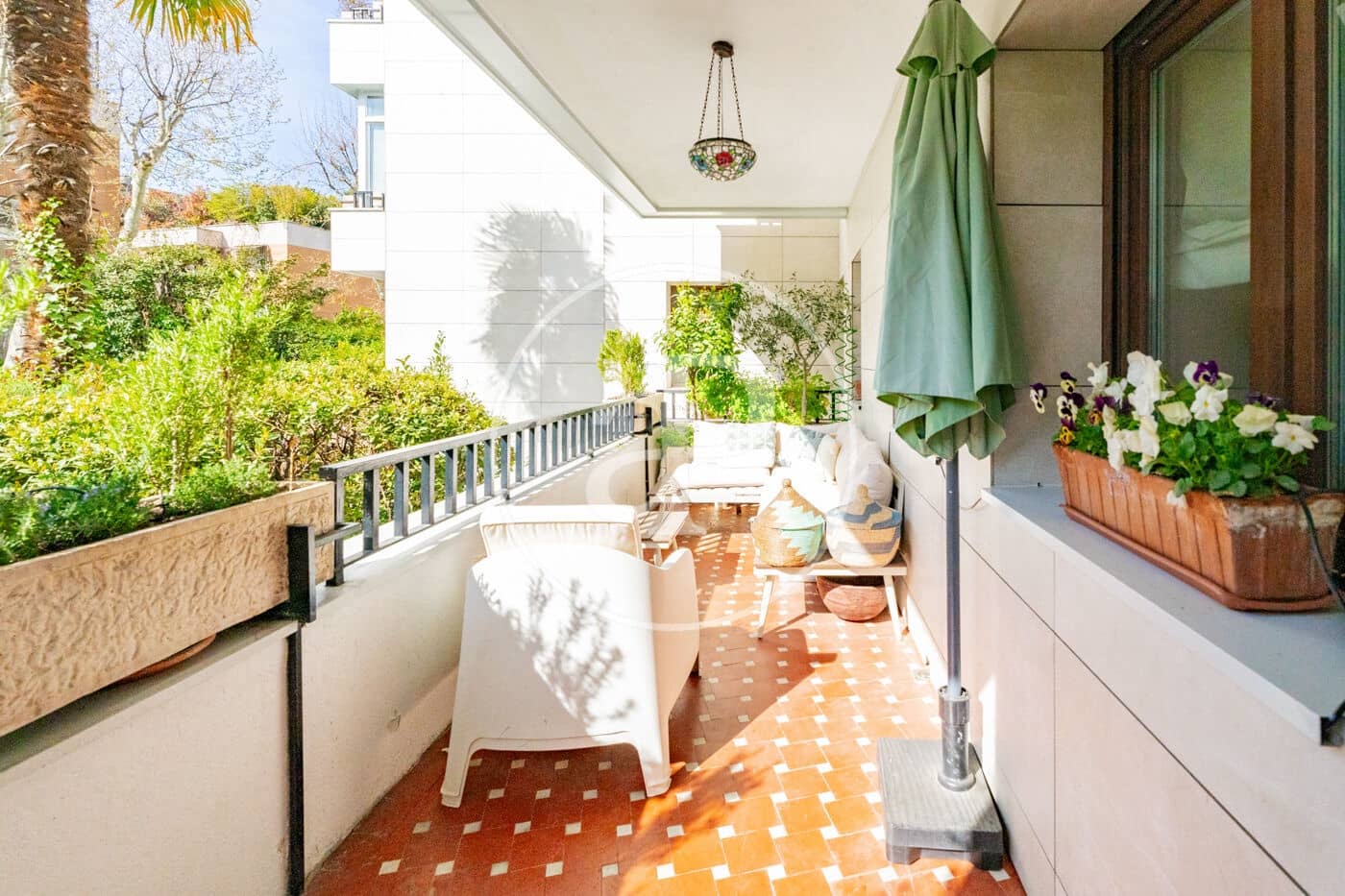 4 soverom Leilighet til leie i Madrid by med svømmebasseng - € 4 000 (Ref: 9752040)