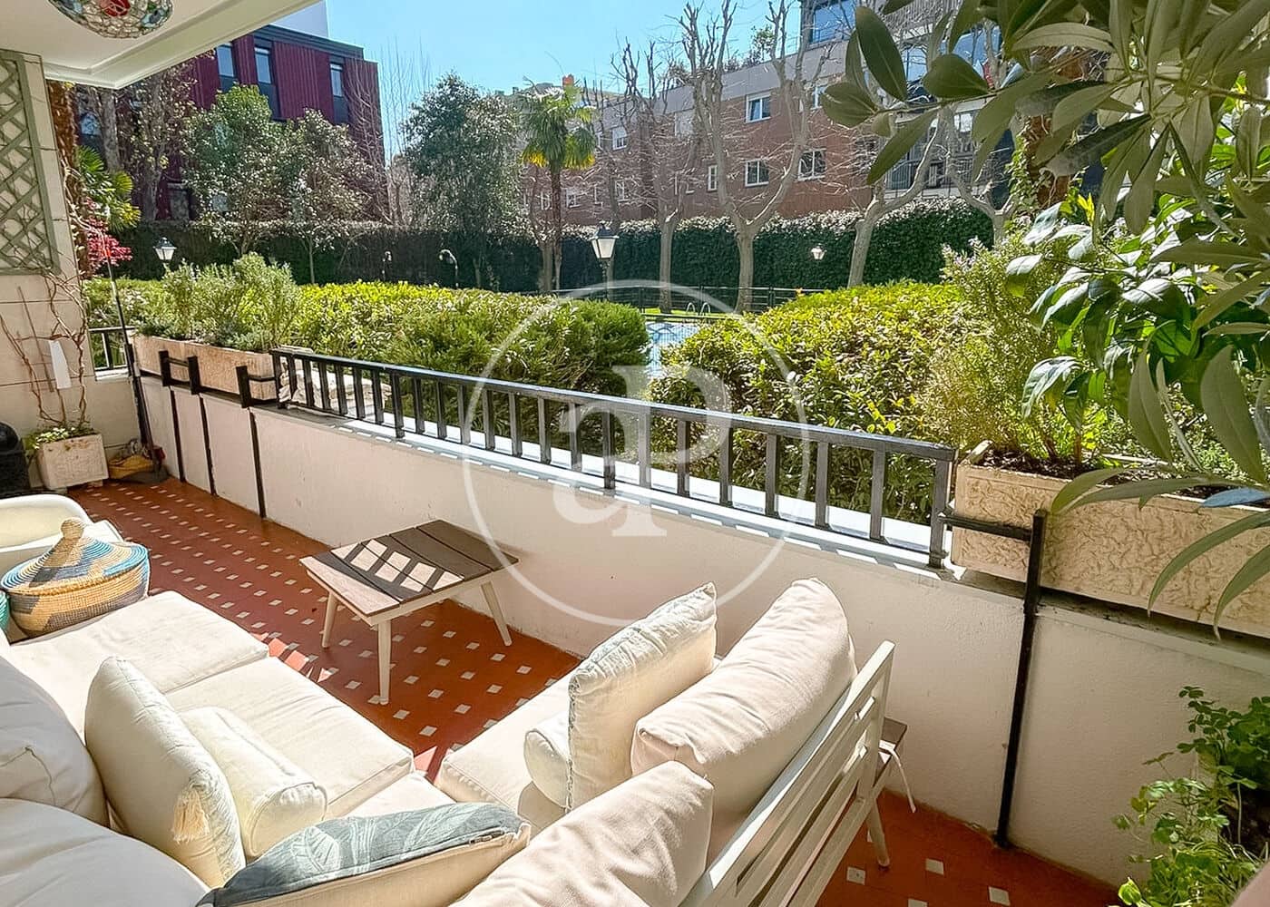 4 soverom Leilighet til leie i Madrid by med svømmebasseng - € 4 000 (Ref: 9752040)