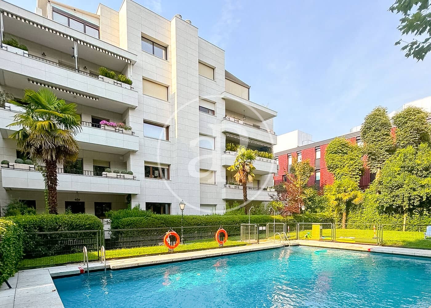 4 soverom Leilighet til leie i Madrid by med svømmebasseng - € 4 000 (Ref: 9752040)