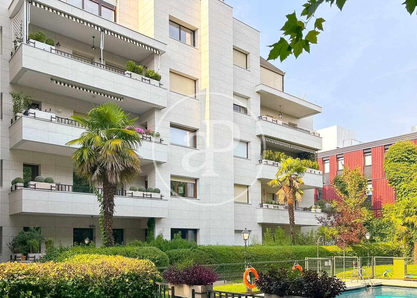 4 soverom Leilighet til leie i Madrid by med svømmebasseng - € 4 000 (Ref: 9752040)