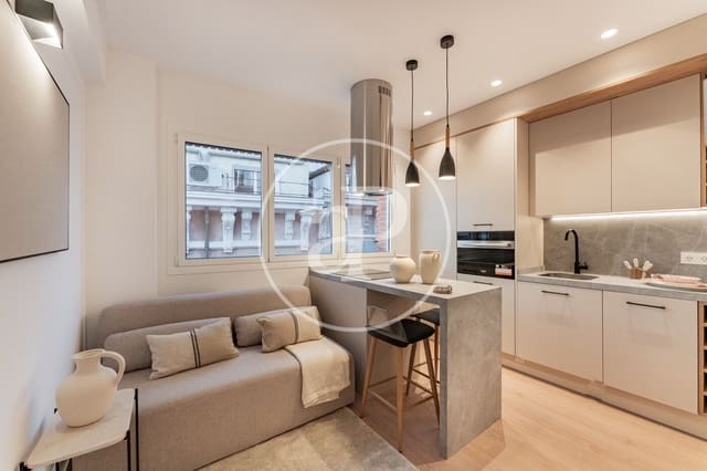 1 soveværelse Lejlighed til leje i Universidad, Madrid by - € 1.700 (Ref: 9752042)